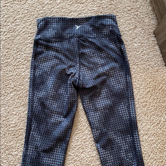 Cropped Workout Pants - Picture 3 of 3